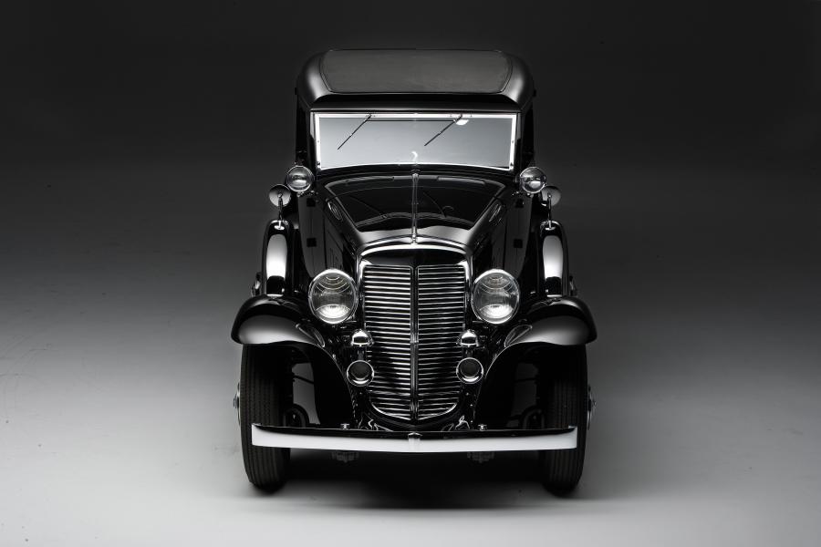  Marmon Sixteen Limousine by LeBaron 1931 года  (фото 9 из 18)